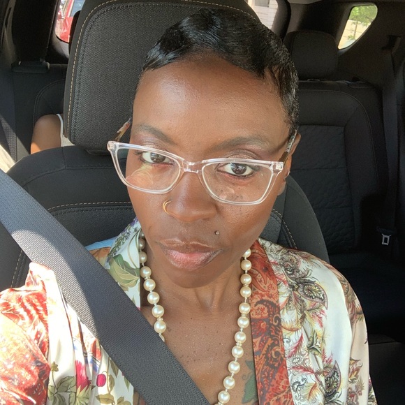 Meet your Posher, Sloan - Picture 2 of 7